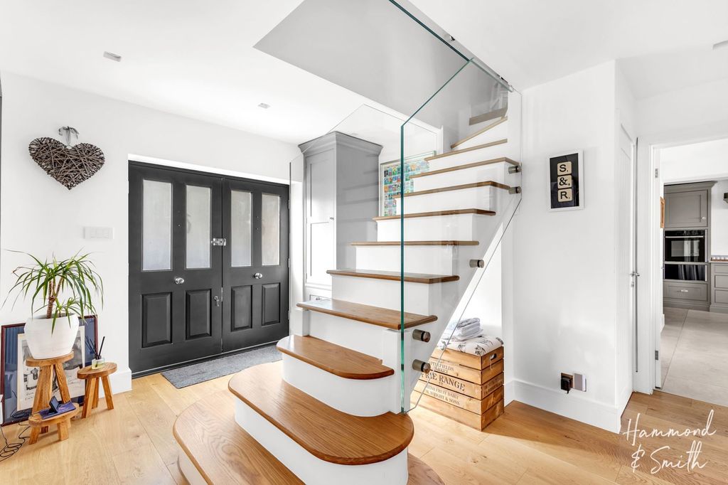 Additional image 6 of 4 bed detached house for saleKendal Avenue, Epping CM16