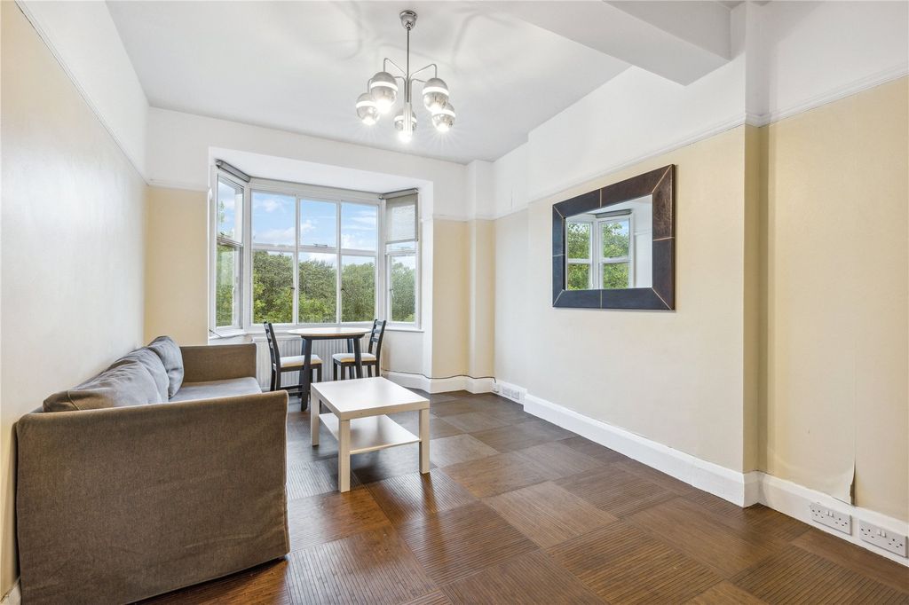 Property photo 1 of 7 Reception