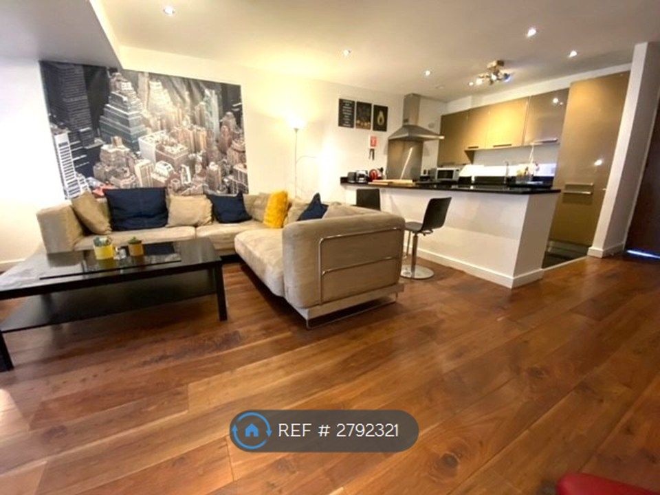 Property photo 1 of 12 Living Room