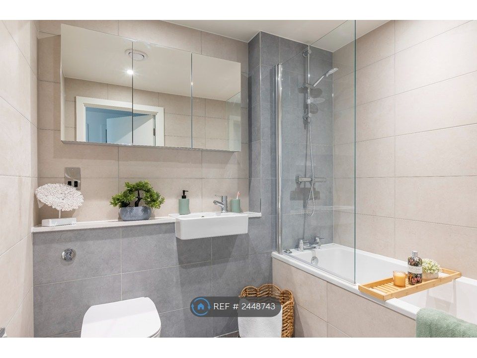 Property photo 3 of 16 Main Bathroom
