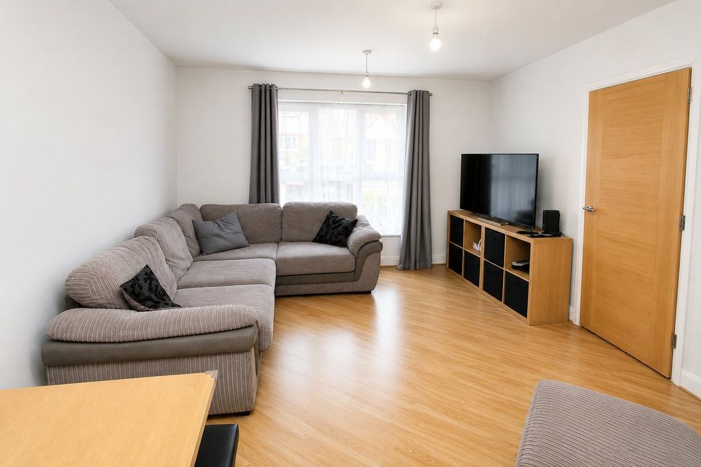 Property photo 2 of 7
