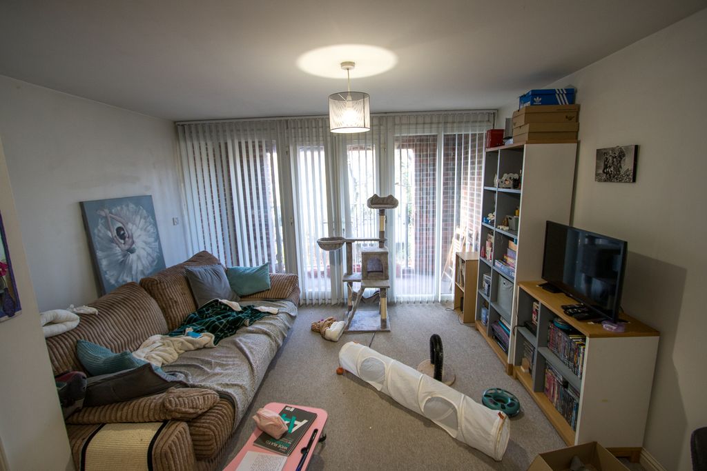 Property photo 3 of 16