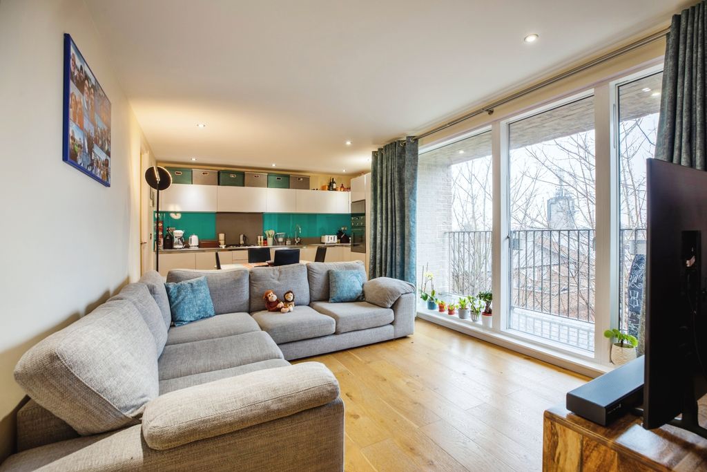 Property photo 2 of 14