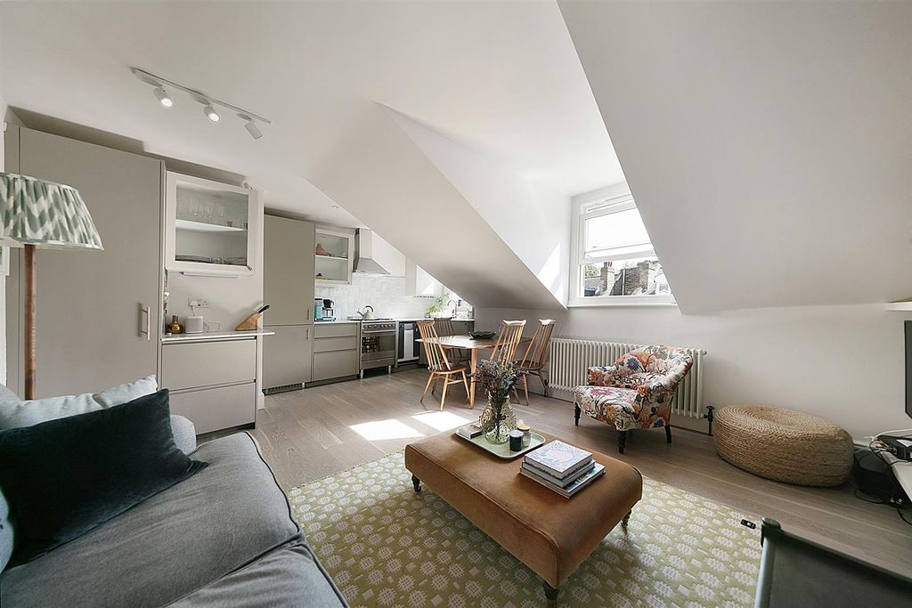 Property photo 1 of 10 9828Aadd-cd67-402A-84A2-137512677Fec-2000.Jpg