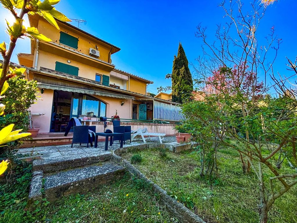 Property photo 2 of 14