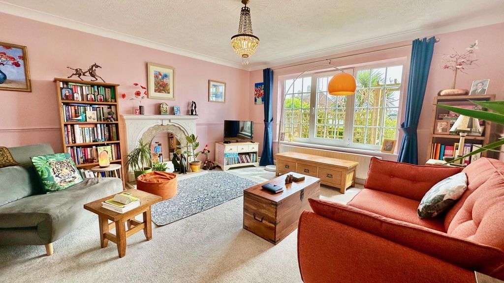 Property photo 2 of 22