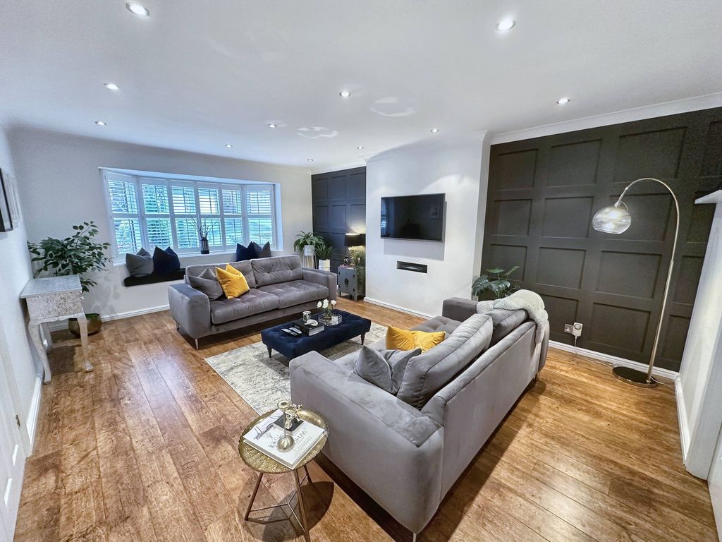 Property photo 2 of 33