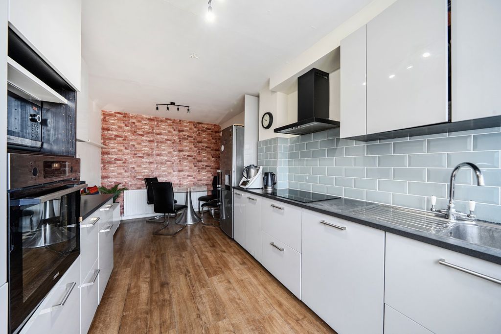 Property photo 2 of 12 Picture No. 02