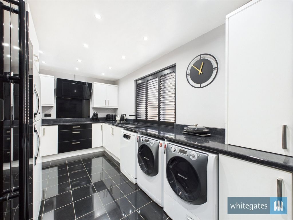 Property photo 3 of 23 Picture No. 02