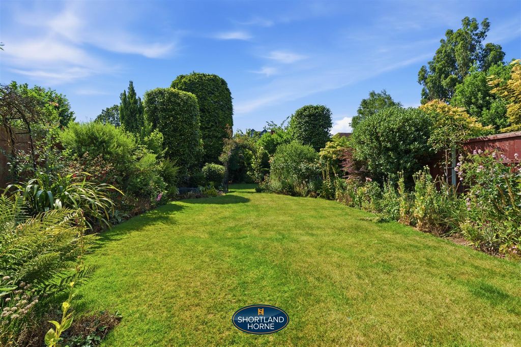 Property photo 3 of 30 22 Maidavale Crescent (22 Of 29).Jpg