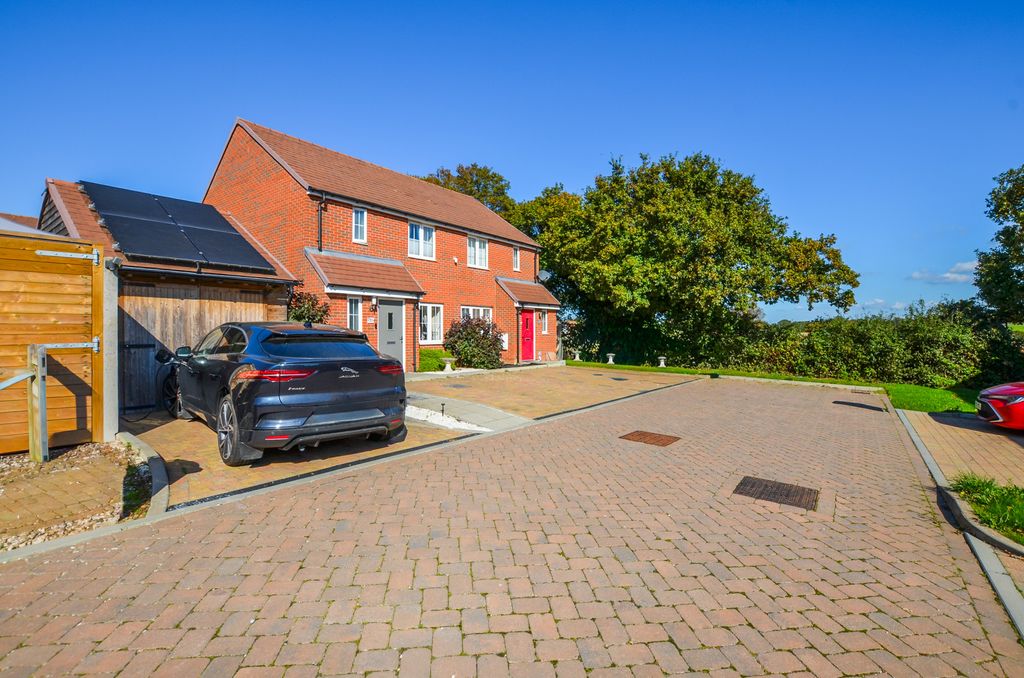 Property photo 2 of 21