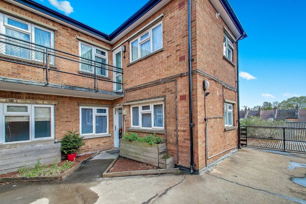 Property photo 1 of 6 4972481