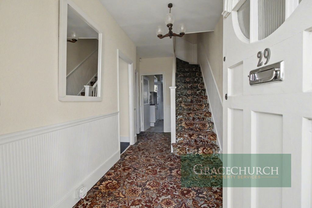 Property photo 2 of 18 Hallway