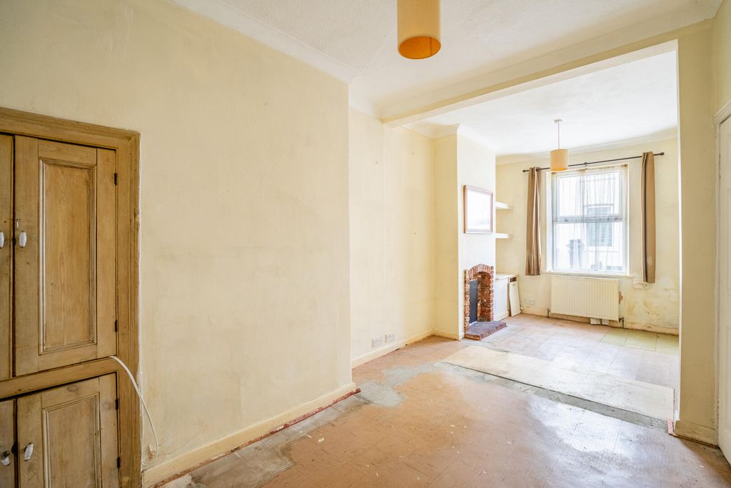 Property photo 2 of 16 Living Room