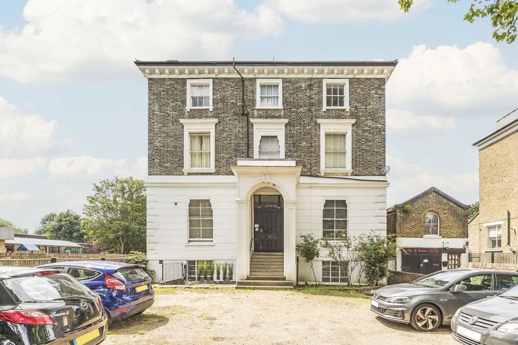 Property photo 1 of 5