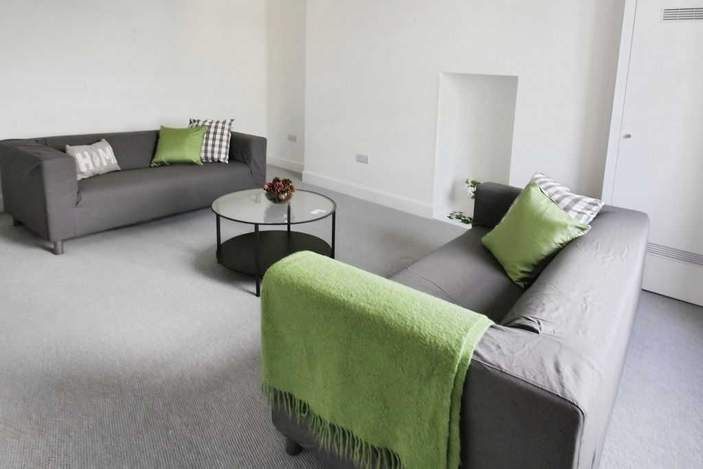 Property photo 2 of 5 Lounge