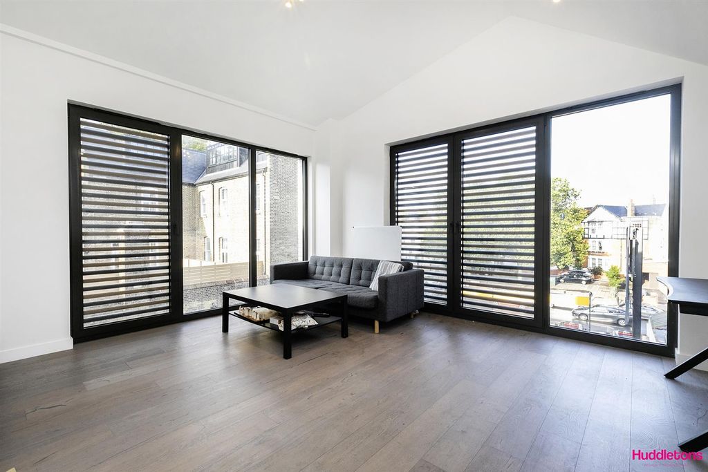 Property photo 1 of 14 5 Omega Court -1.Jpg