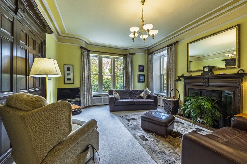 Property photo 2 of 14 Sitting Room