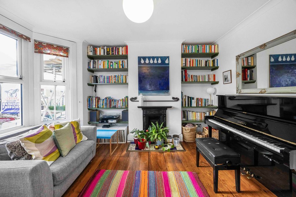 Property photo 2 of 14