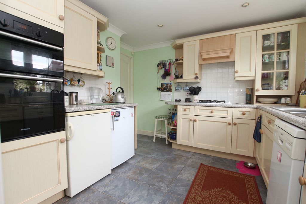 Property photo 3 of 12