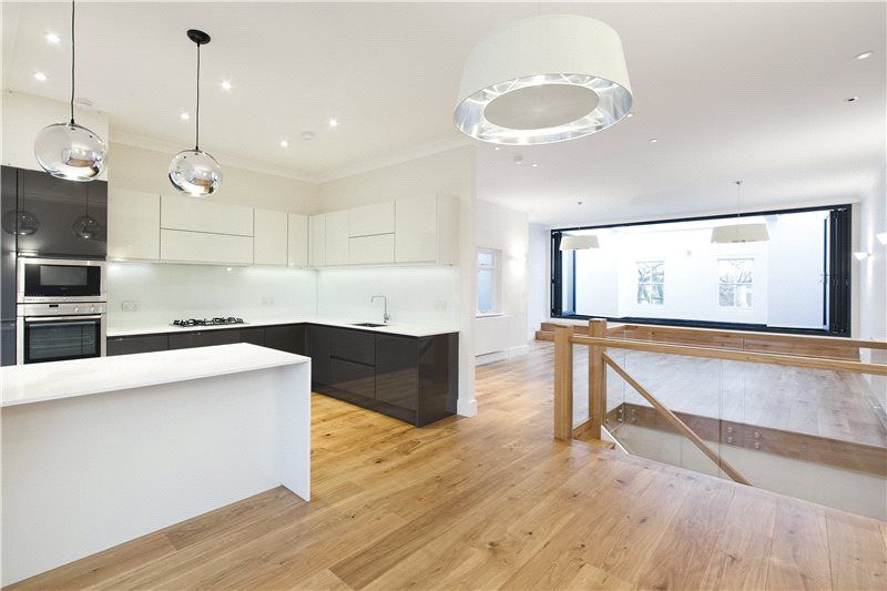 Property photo 1 of 12 Dining Room