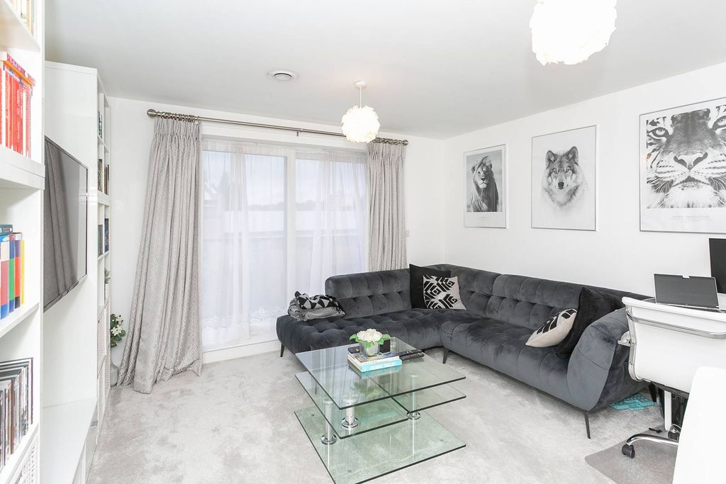 Property photo 2 of 10