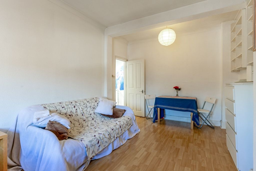 Property photo 2 of 17 103680_F