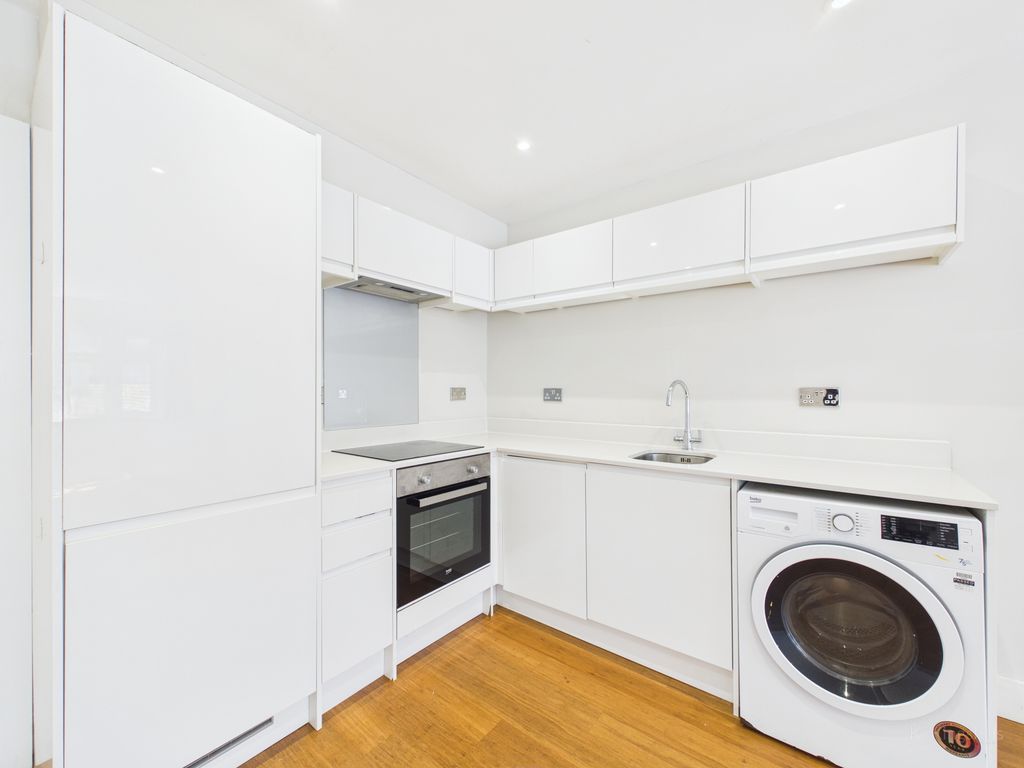 Property photo 2 of 9 Cam01920G0-Pr0079-Still004