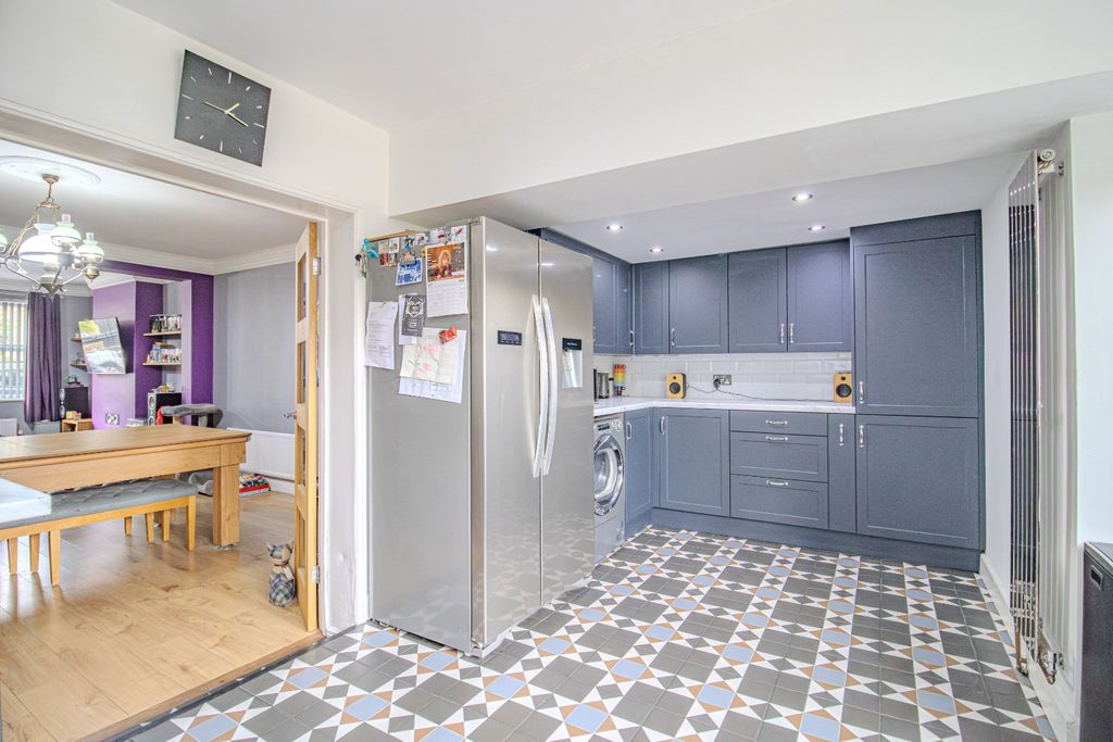 Property photo 3 of 16 5367686