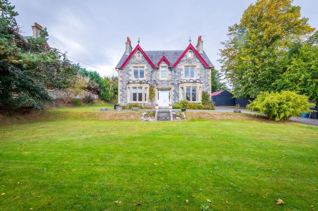 Property photo 2 of 43