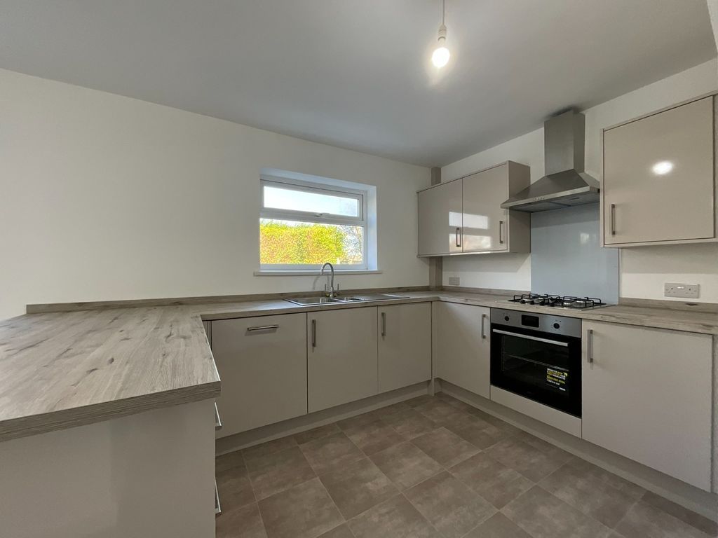Property photo 2 of 17 3876414