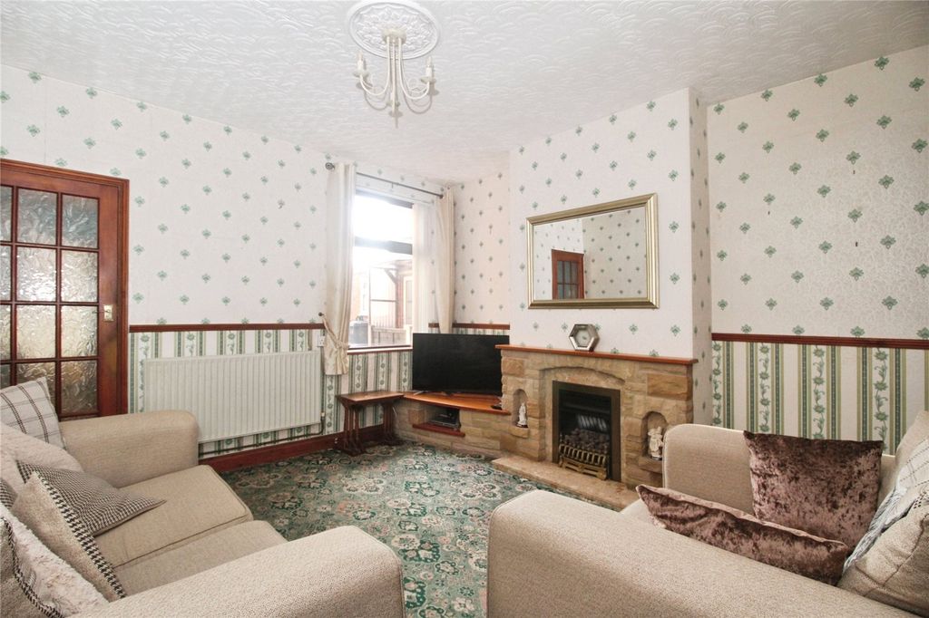 Property photo 2 of 10 Dining Room