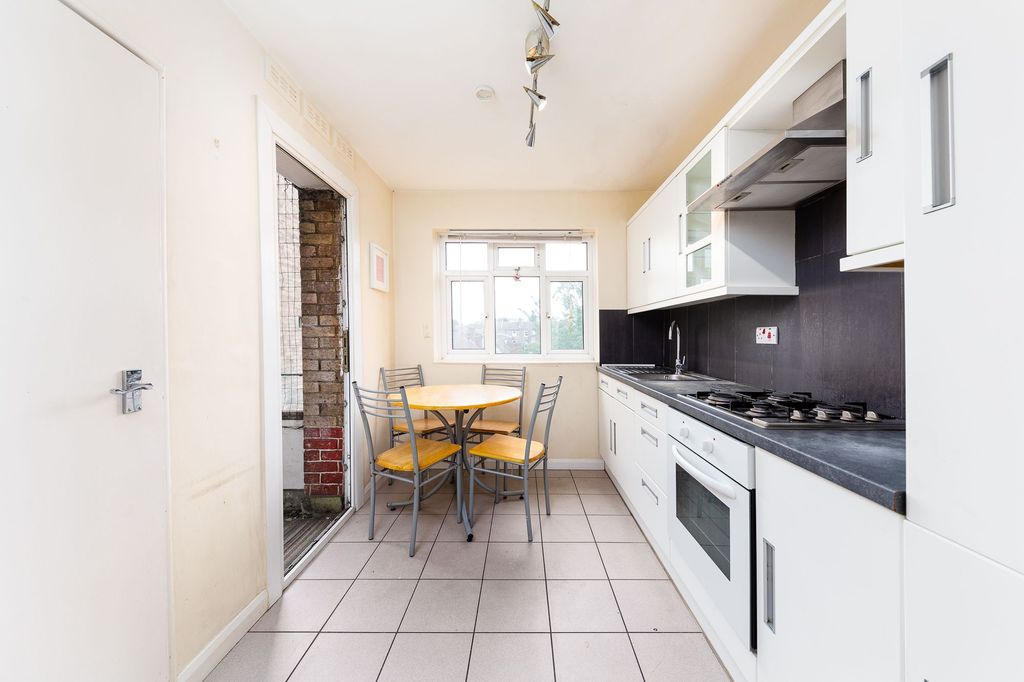 Property photo 3 of 12