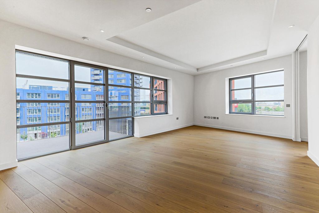 Property photo 1 of 25