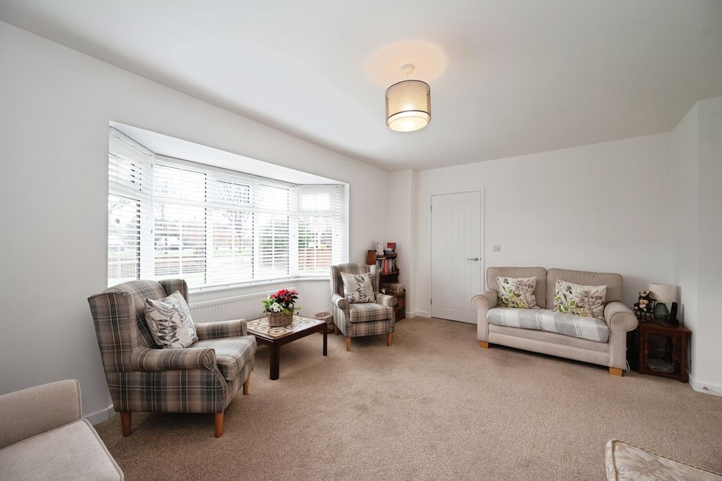 Property photo 3 of 19 Pbox-Img.Jpg