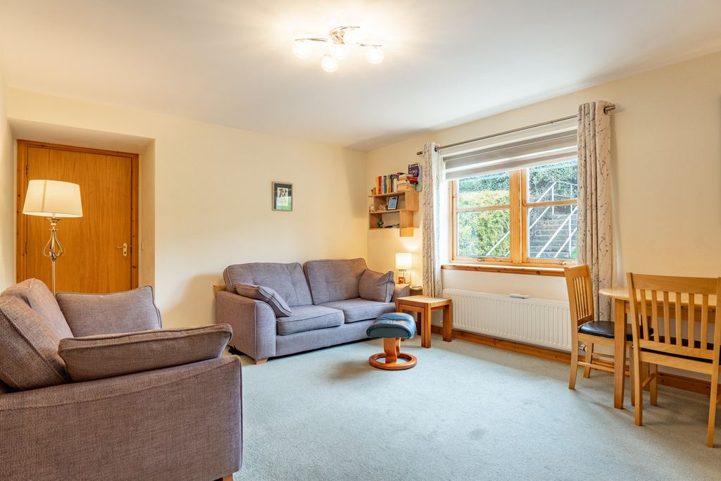 Property photo 3 of 32