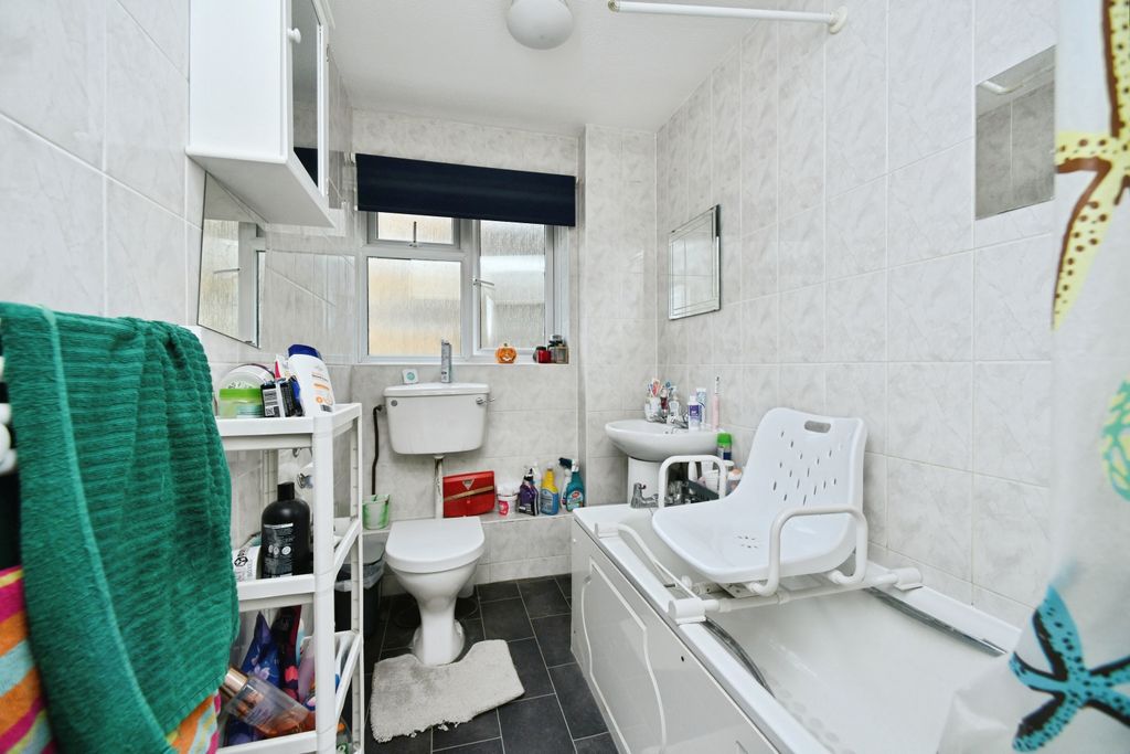 Property photo 3 of 20