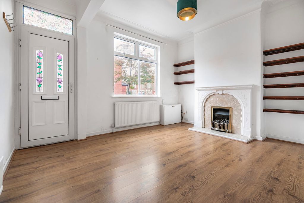 Property photo 2 of 18