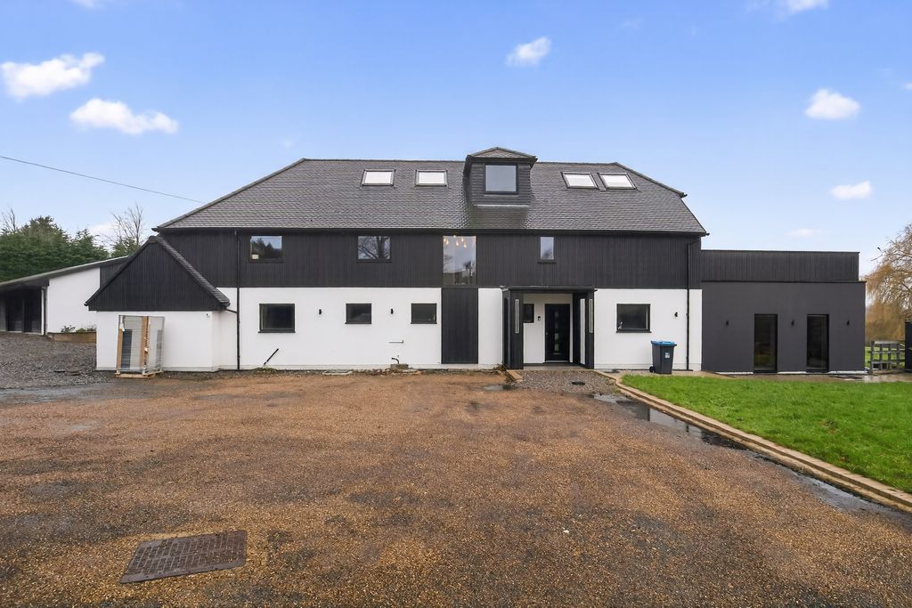 Property photo 3 of 33