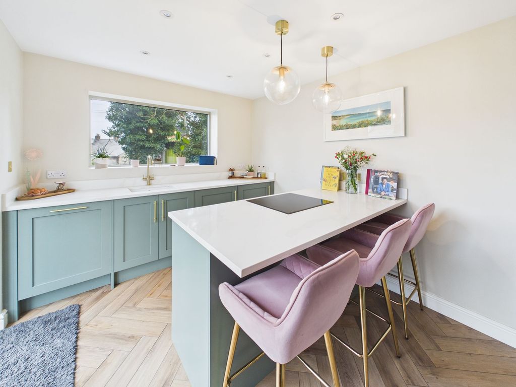 Property photo 3 of 35