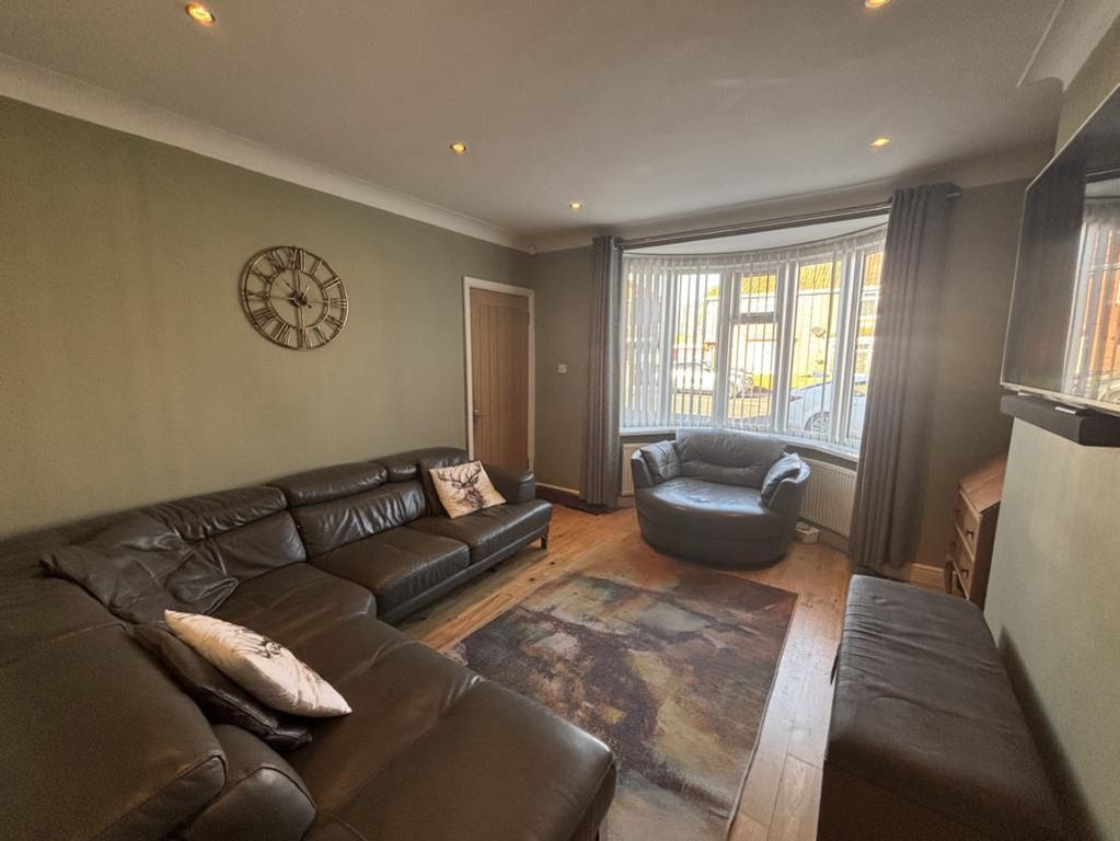 Property photo 2 of 15 Lounge