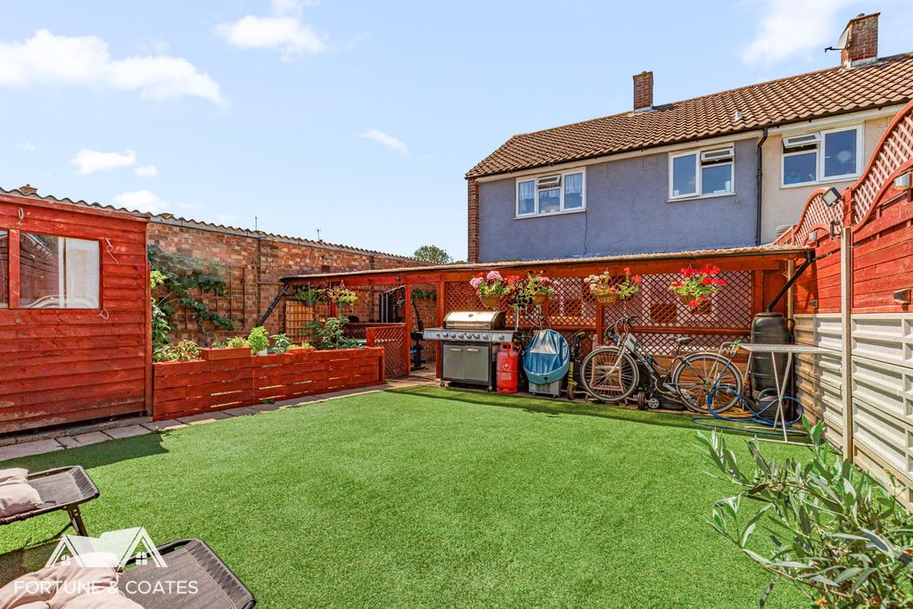 Property photo 2 of 17 Vicaragewood_22.Jpg