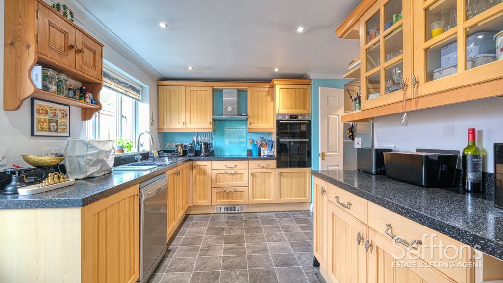 Property photo 2 of 28 Dscf6060_1