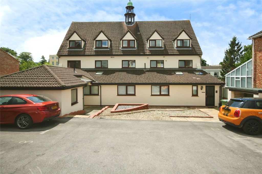 Property photo 2 of 10 Picture No. 17