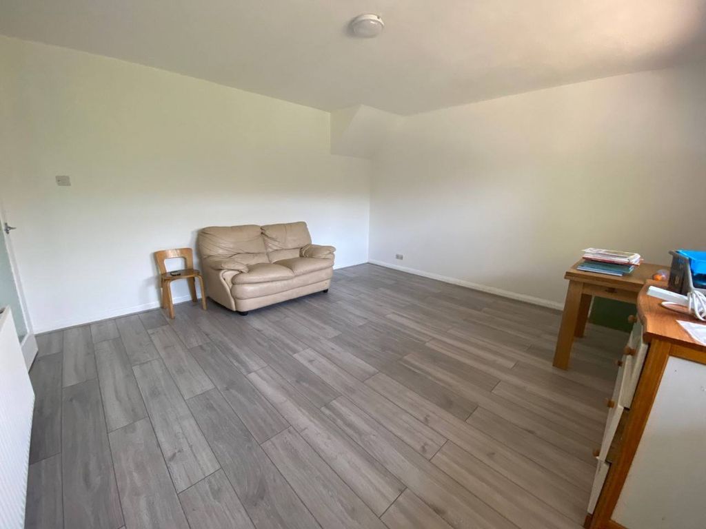 Property photo 3 of 5 Gallery