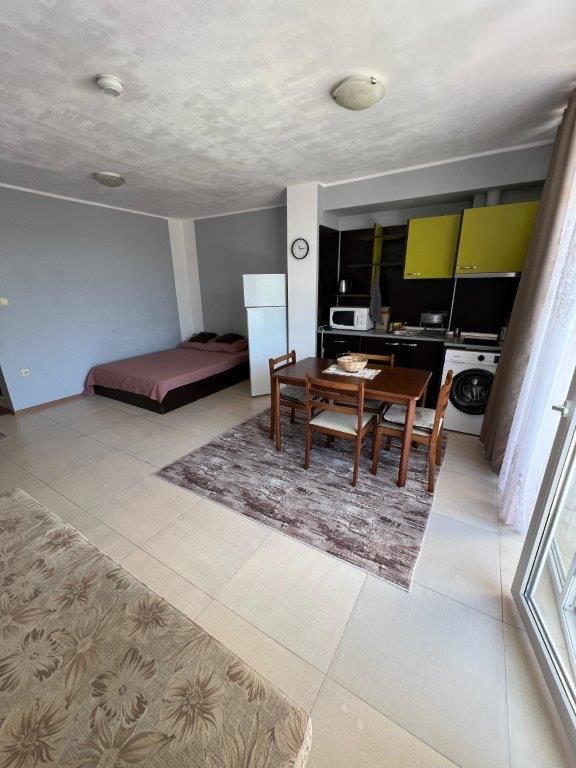 Property photo 3 of 12