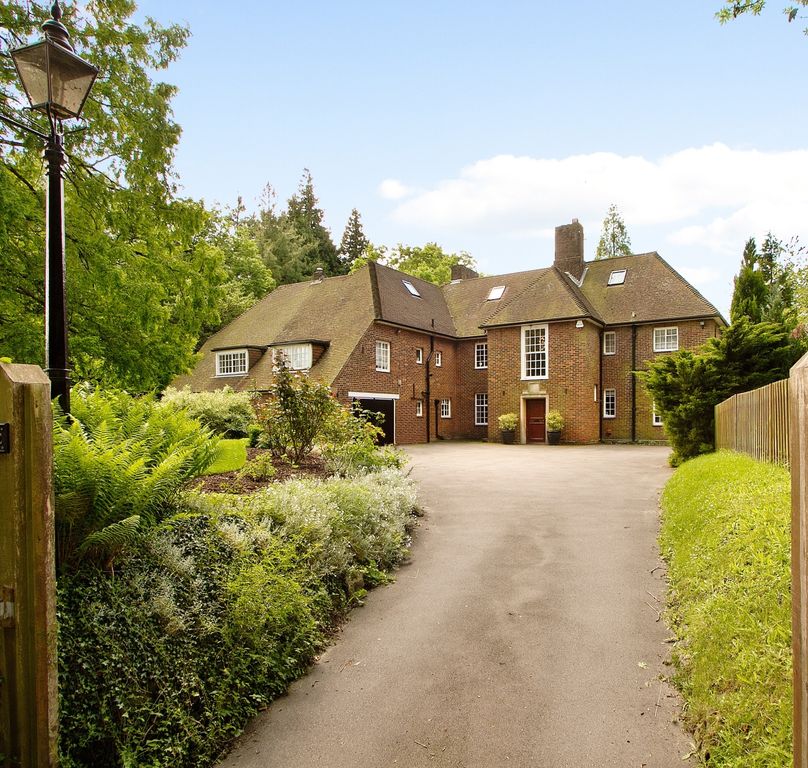 Property photo 2 of 8