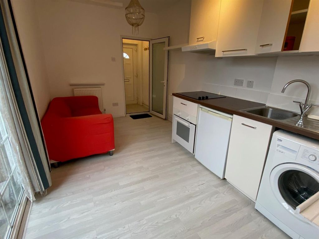 Additional image 27 of 5 bed semi-detached bungalow for salePurland Close, Dagenham RM8