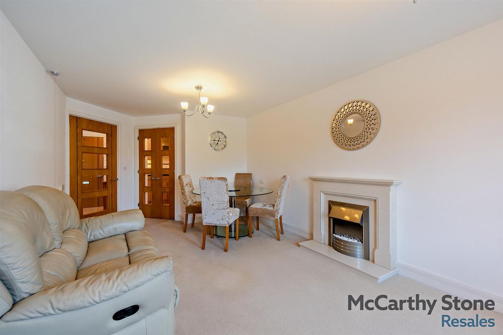 Property photo 3 of 26 8640223-Interior13-800.Jpg