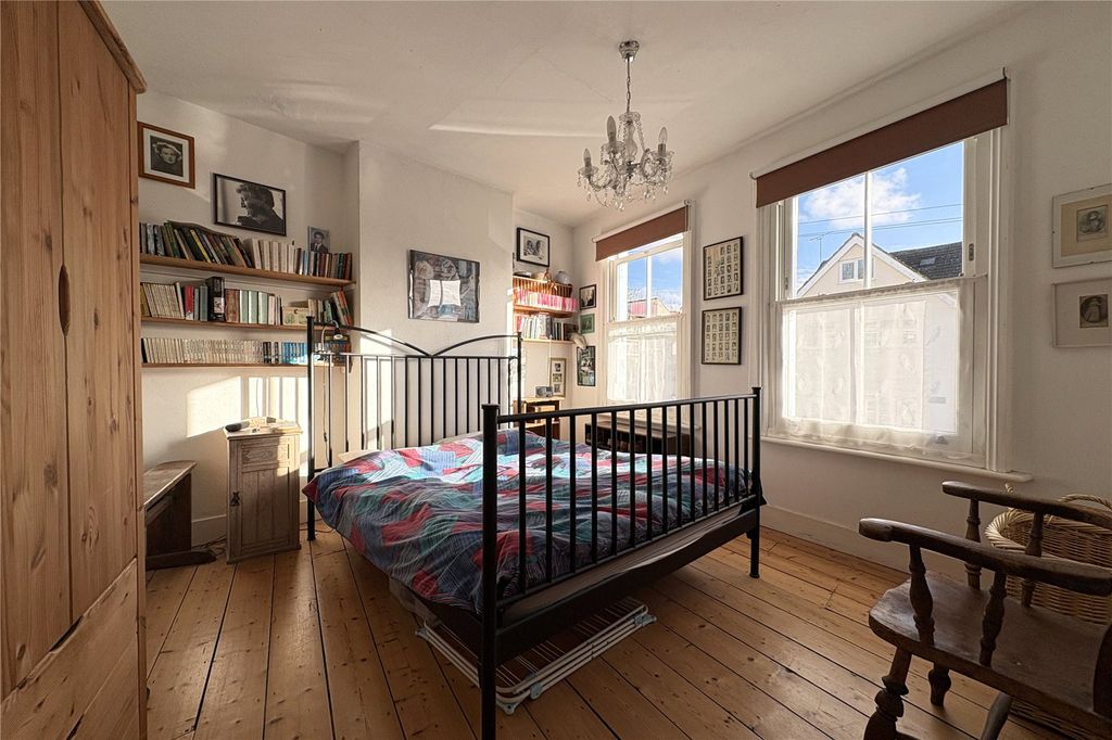 Property photo 2 of 11 Picture No. 02